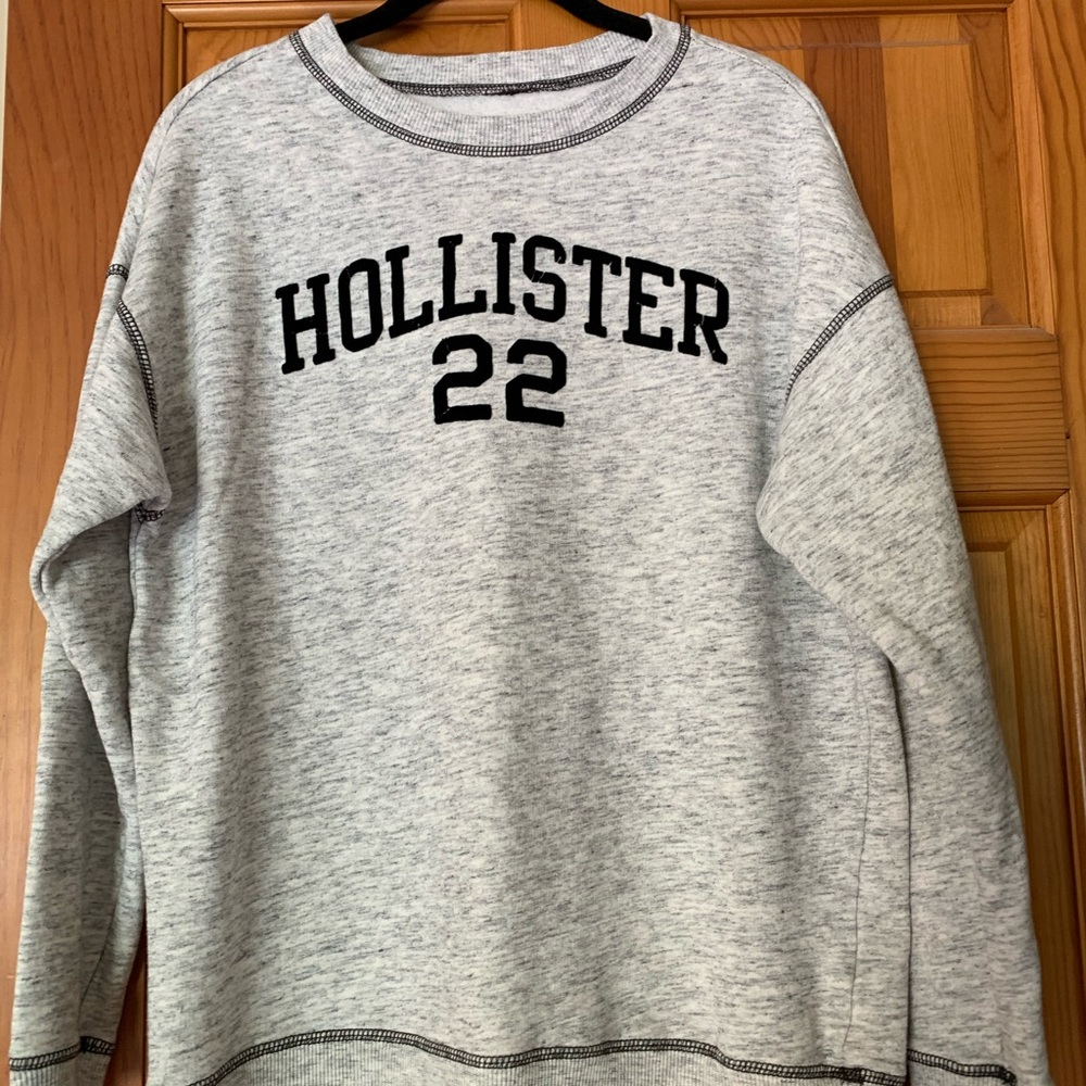 Hollister (Juniors) sweatshirt in good used condition
